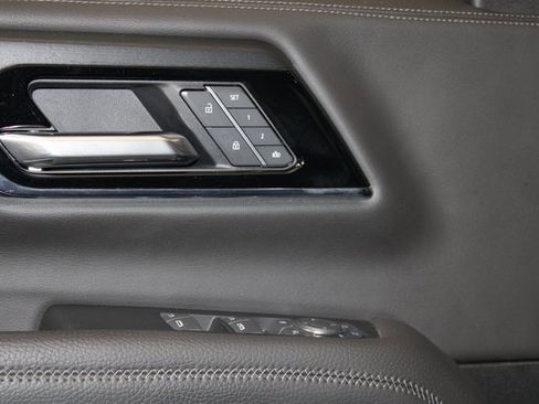 Used 2025 GMC Yukon Denali w/ Advanced Technology Package image 39