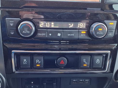 Used 2019 Nissan Titan Platinum Reserve image 19