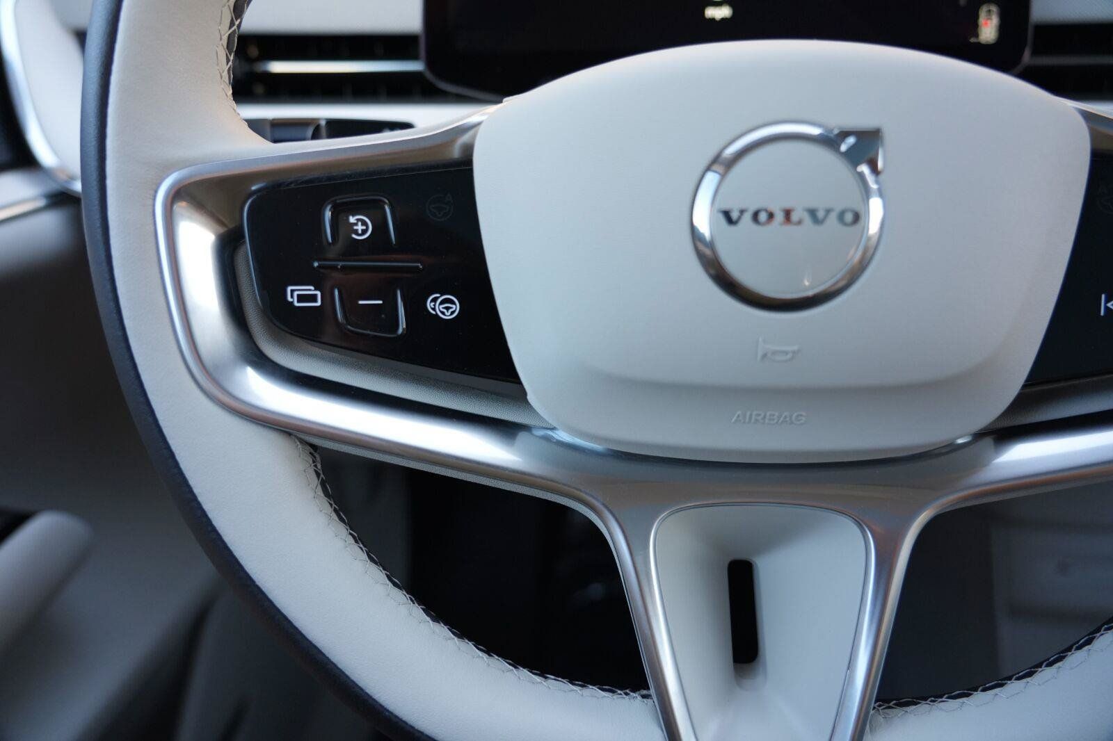 Used 2025 Volvo EX90 Ultra AWD/4WD image 20