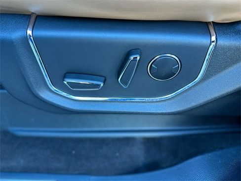 Used 2023 Ford Expedition Platinum image 13