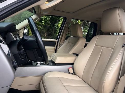 Used 2017 Ford Expedition Limited w/ Equipment Group 301A AWD/4WD image 12