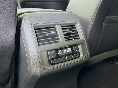 Used 2021 Volkswagen Atlas SEL image 28