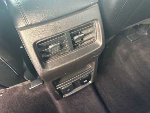 Used 2015 Ford Edge SEL w/ Equipment Group 201A image 17