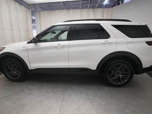 Used 2025 Ford Explorer ST-Line w/ ST-Line Street Pack AWD/4WD image 24