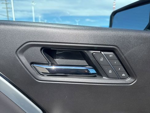 Used 2026 Chevrolet Colorado Z71 w/ Technology Package AWD/4WD image 11
