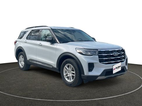 Used 2025 Ford Explorer Active image 8