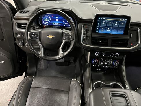 Used 2023 Chevrolet Suburban Premier image 11