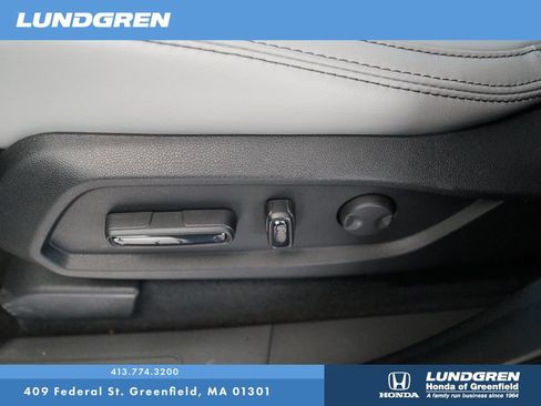Used 2025 Honda Pilot EX-L image 13