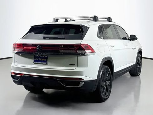 Certified 2024 Volkswagen Atlas Cross Sport SE w/ Panoramic Sunroof Package AWD/4WD image 7