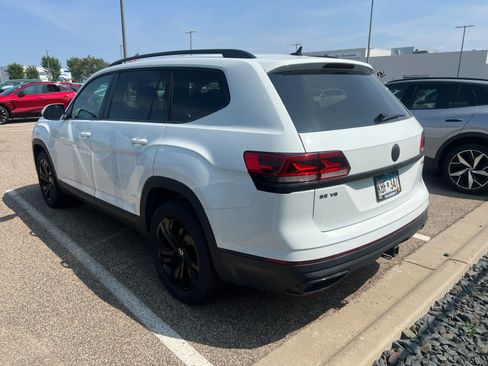 Used 2023 Volkswagen Atlas SE AWD/4WD image 4