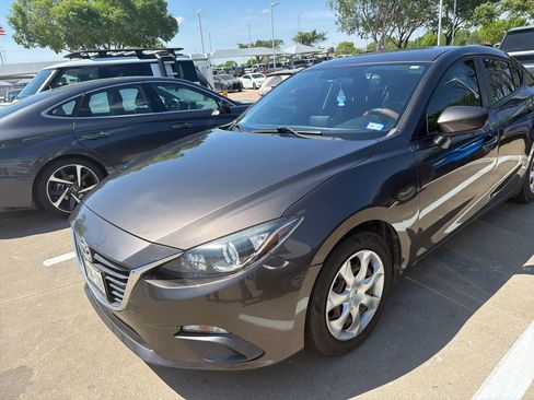Used 2016 MAZDA MAZDA3 i Sport image 2