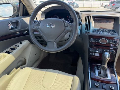 Used 2011 INFINITI G37 x Sedan w/ Premium Pkg image 16