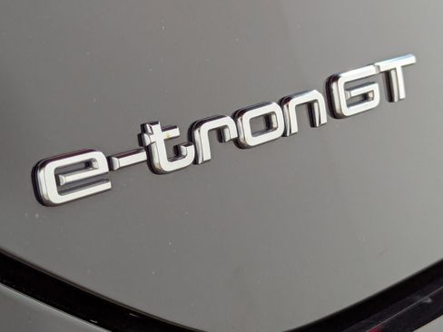 Used 2023 Audi e-tron GT Premium Plus AWD/4WD image 27