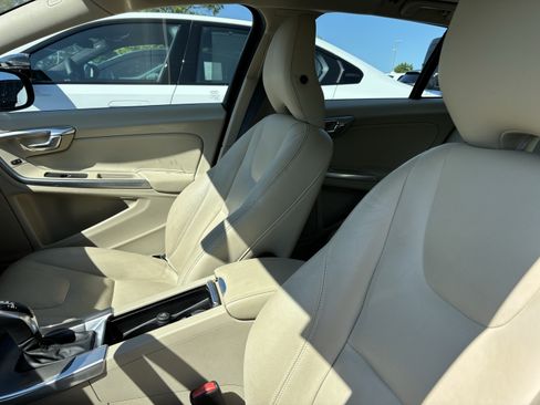 Used 2015 Volvo V60 T5 Premier Plus FWD image 16