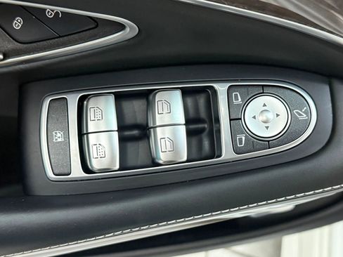 Used 2019 Mercedes-Benz S 560 Sedan image 24