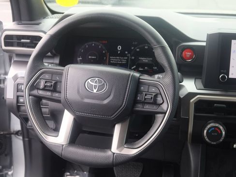 Used 2025 Toyota Tacoma TRD Off-Road AWD/4WD image 24