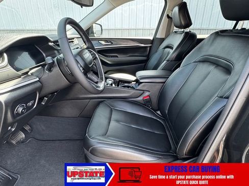 Used 2023 Jeep Grand Cherokee L Limited AWD/4WD image 6