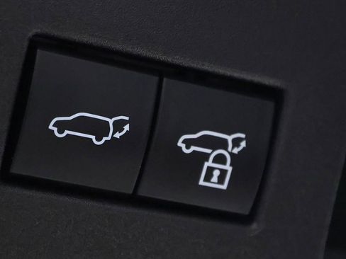 Used 2024 Lexus LX 600 4WD w/ Luxury Package image 18