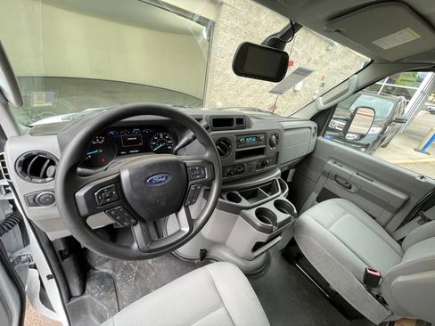 New 2024 Ford E-450 and Econoline 450 Super Duty w/ Driver's Safety Package RWD image 28