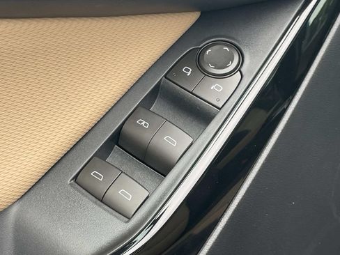 New 2026 Chevrolet Equinox ACTIV w/ Convenience Package III FWD image 15