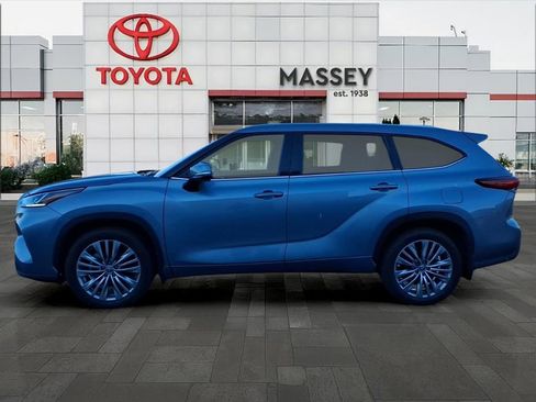 Used 2022 Toyota Highlander Platinum image 6