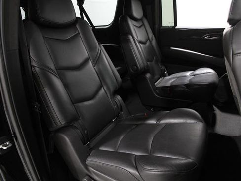 Used 2020 Cadillac Escalade ESV Platinum w/ Escalade Sport Edition image 21