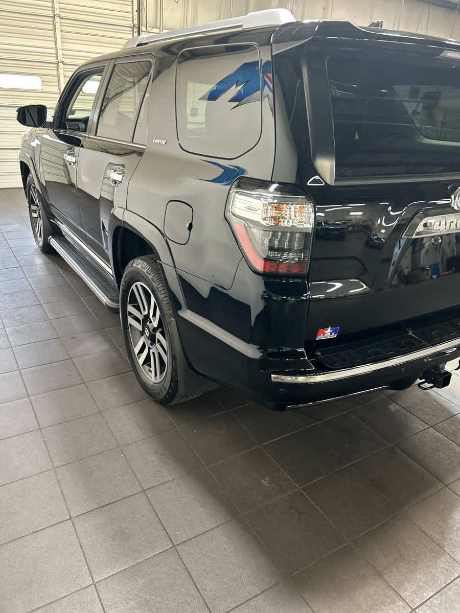 Used 2018 Toyota 4Runner Limited AWD/4WD image 8