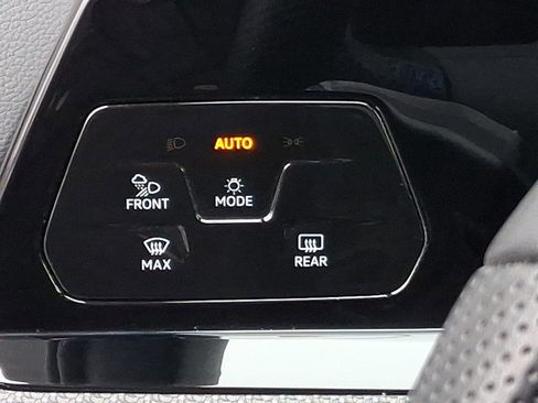 Used 2024 Volkswagen Golf R image 28