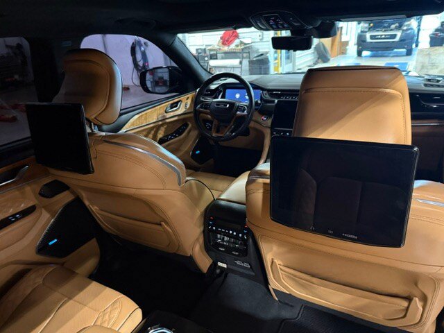 Used 2025 Jeep Grand Cherokee L Summit AWD/4WD image 20