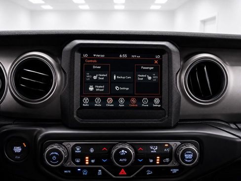 Used 2023 Jeep Wrangler Unlimited w/ Cold Weather Group AWD/4WD image 29