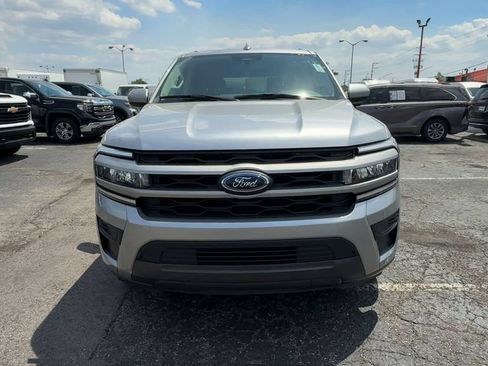 Used 2022 Ford Expedition XLT RWD image 3