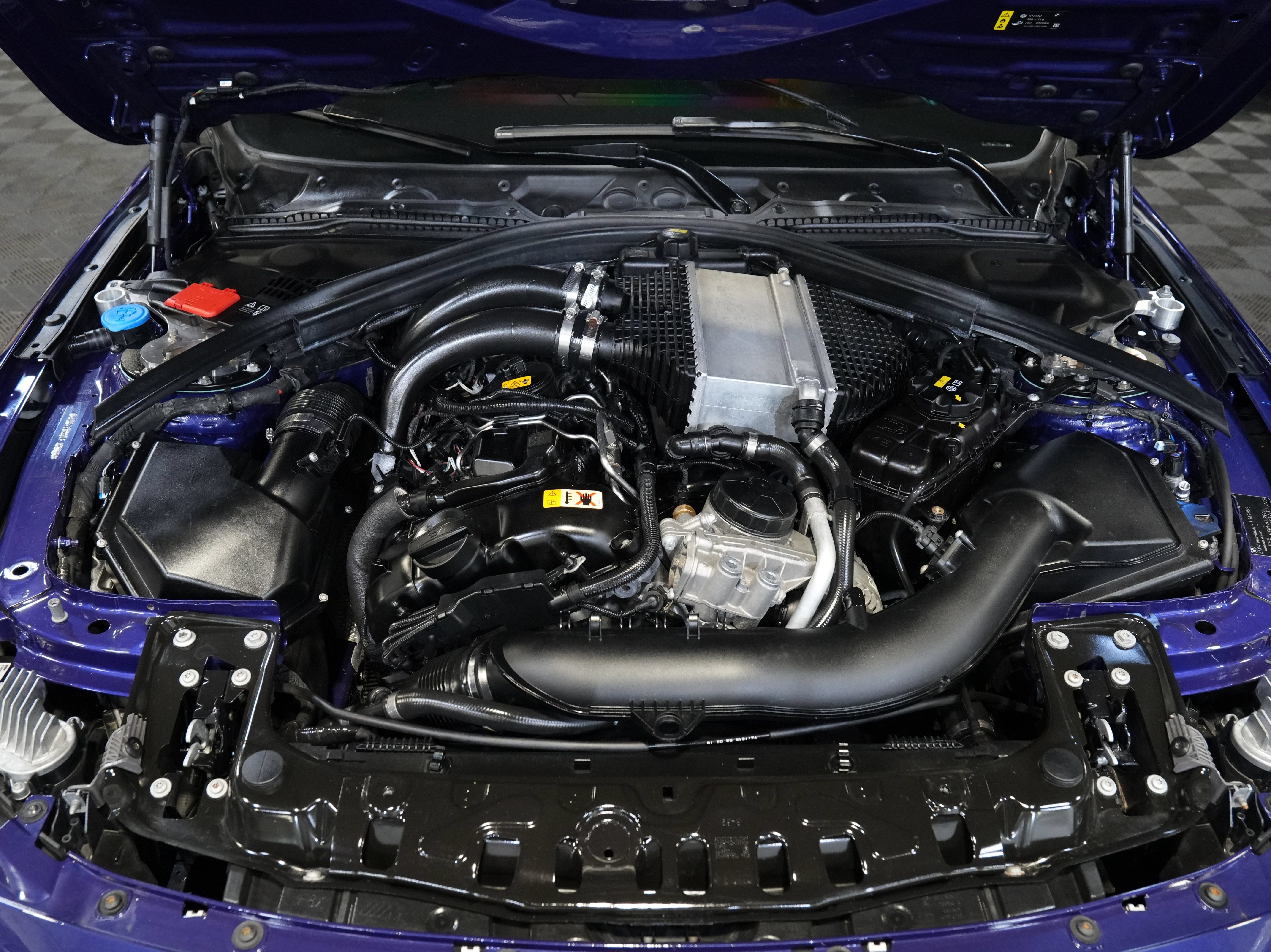 Used 2020 BMW M4 Coupe w/ Competition Package RWD image 44