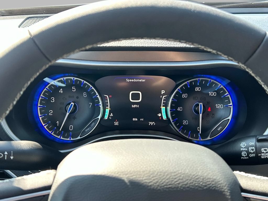 Used 2026 Chrysler Pacifica Select AWD/4WD image 28