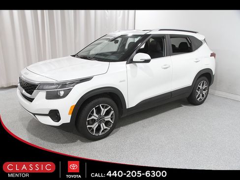 Used 2023 Kia Seltos EX AWD/4WD image 3