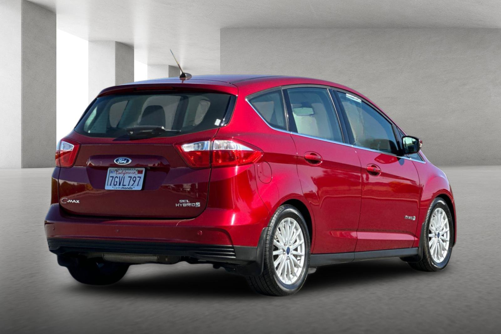 Used 2014 Ford C-MAX SEL w/ Equipment Group 302A FWD image 4