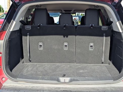 Used 2025 Nissan Pathfinder SV image 15