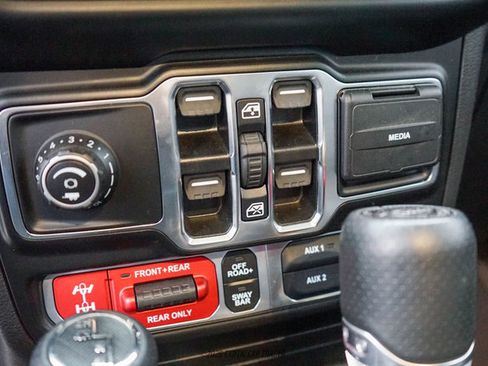 Used 2022 Jeep Gladiator Mojave w/ LED Lighting Group image 34