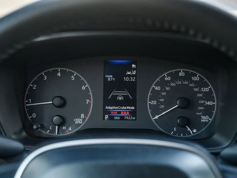 Used 2025 Toyota Corolla SE w/ Convenience Package FWD image 23
