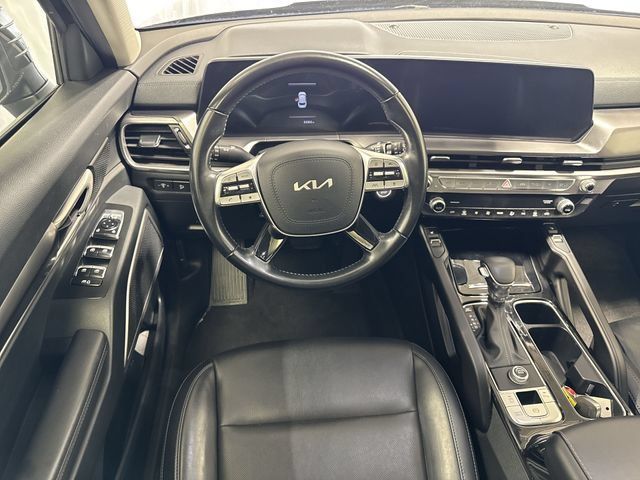 Used 2025 Kia Telluride S FWD image 16