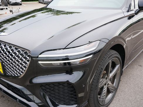 Used 2023 Genesis GV70 2.5T w/ Sport Prestige Package image 9