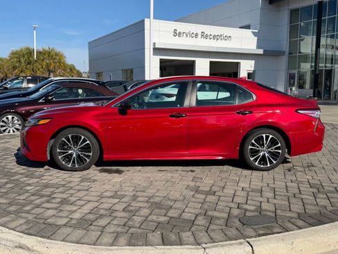 Used 2020 Toyota Camry SE image 13