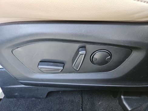 Used 2023 Ford Explorer Limited w/ Equipment Group 301A image 9