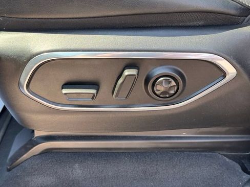 Used 2024 Jeep Wagoneer Series II w/ Flexible Seating Group AWD/4WD image 9
