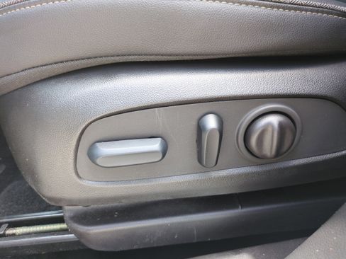 Used 2023 Buick Encore GX Essence w/ Experience Buick Package FWD image 21