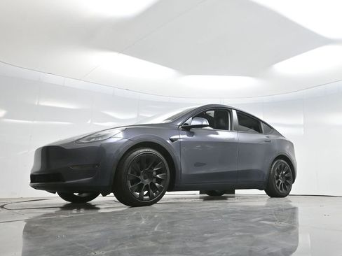 Used 2021 Tesla Model Y Long Range image 46