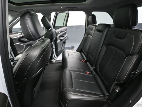 Used 2022 Jeep Grand Cherokee Limited 4xe image 39