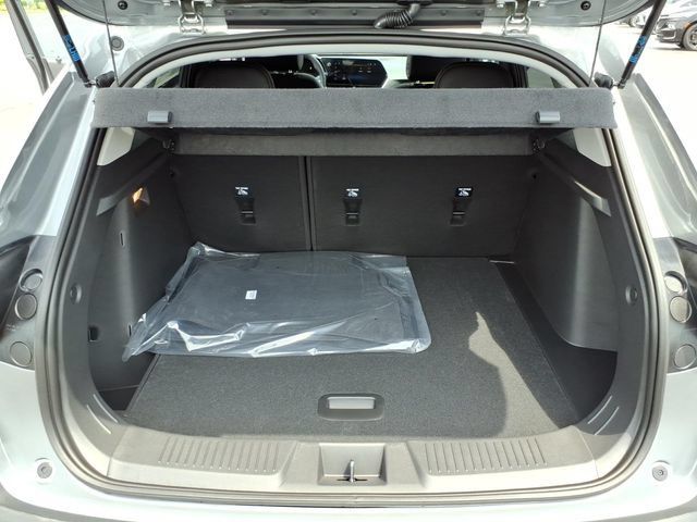 New 2026 Chevrolet Trax ACTIV w/ Sunroof Package FWD image 11