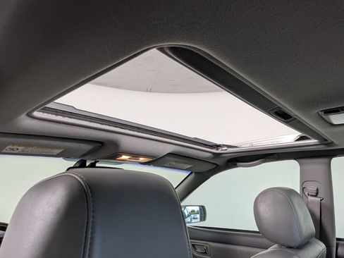Used 2003 Toyota Avalon XLS FWD image 29