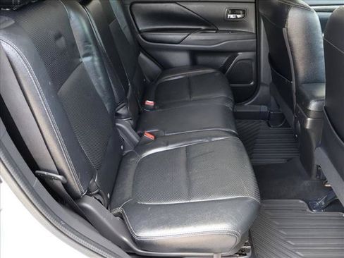 Used 2016 Mitsubishi Outlander SE AWD/4WD image 21