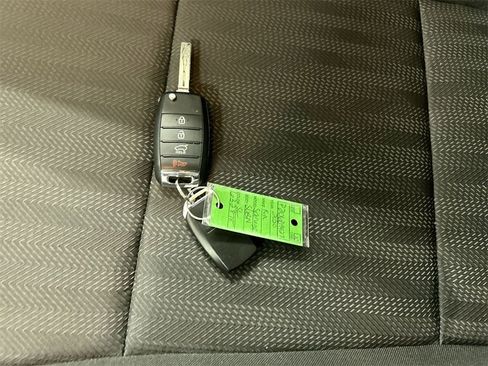 Used 2020 Kia Sportage LX image 12